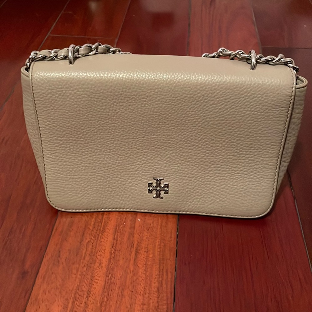 Beige Tory Burch purse (barely used)